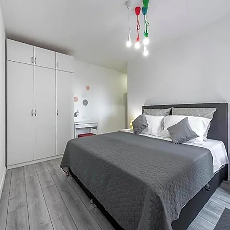 Apartment Family Nest Mlini