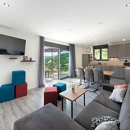 Family Nest Apartment
