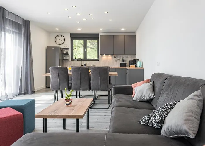 Family Nest 아파트 *